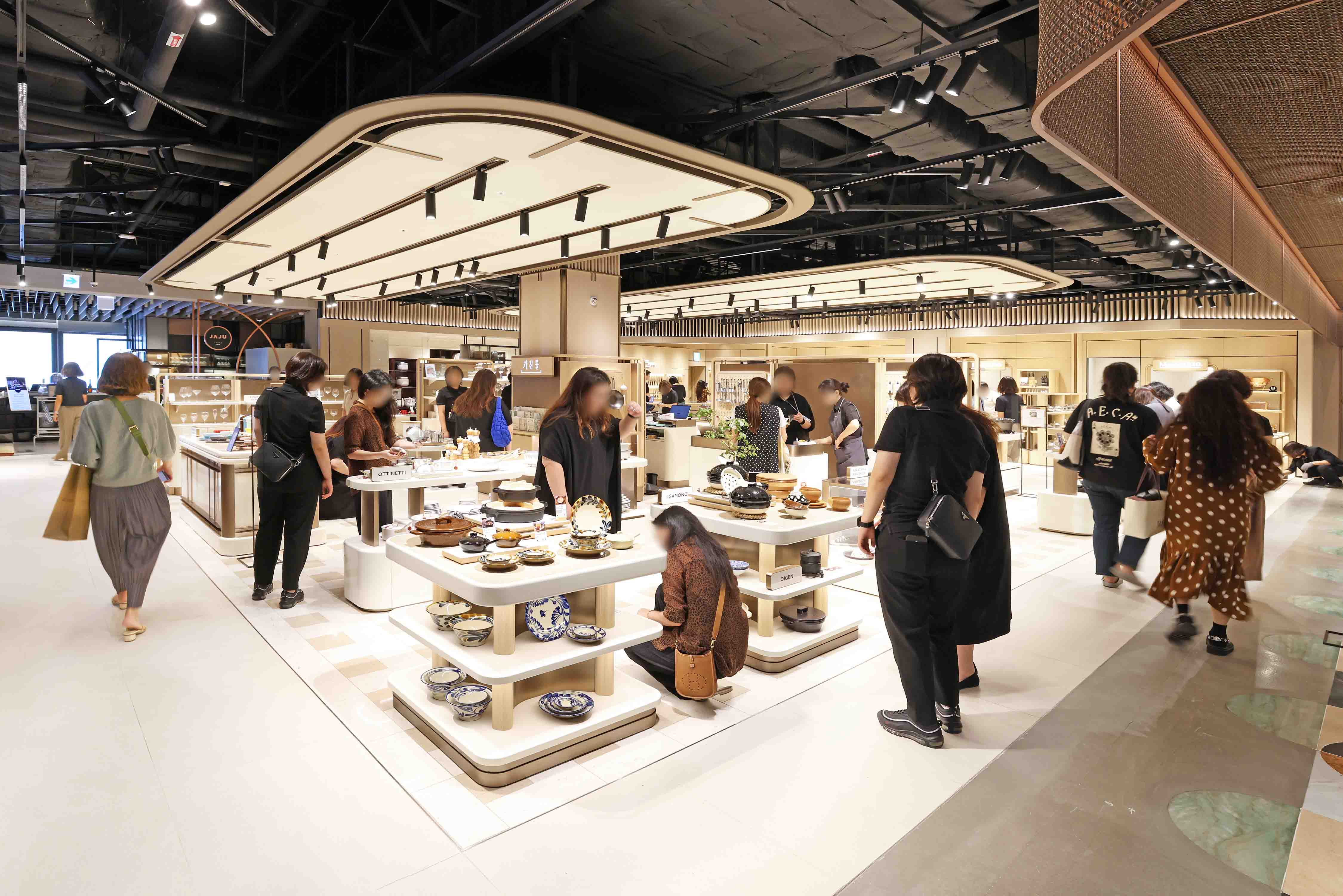 '3년 연속 3조 돌파' 신세계백화점 강남점, 내년 4조원 기대  3800-Image